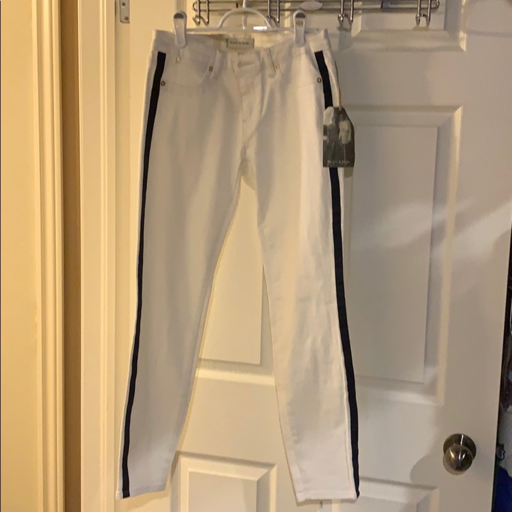 NWT Henry & Belle white jean with navy stripe